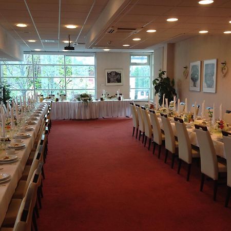 Hotel Pik Миколов Екстериор снимка