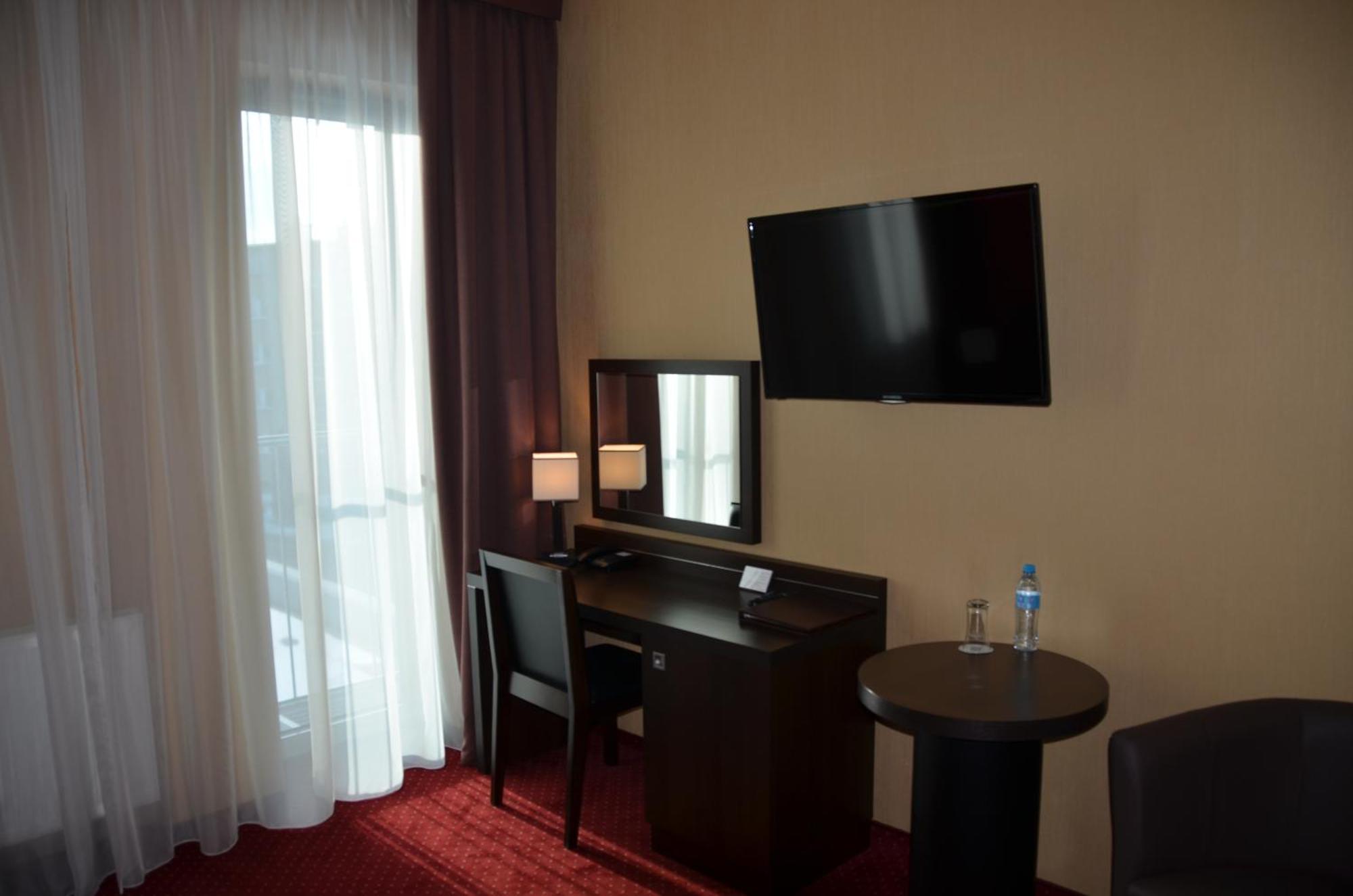 Hotel Pik Миколов Стая снимка