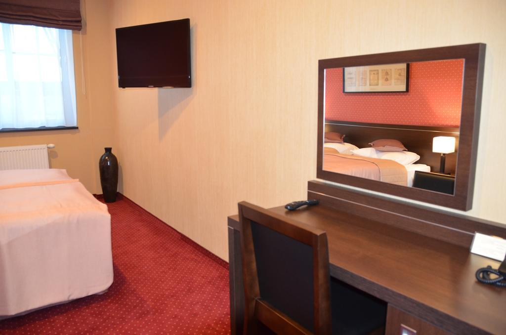 Hotel Pik Миколов Стая снимка