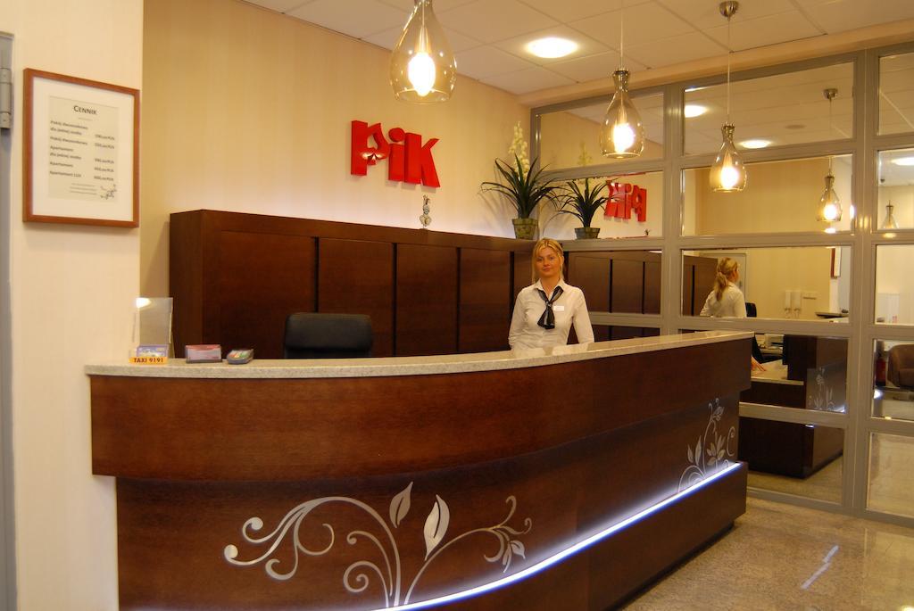 Hotel Pik Миколов Екстериор снимка
