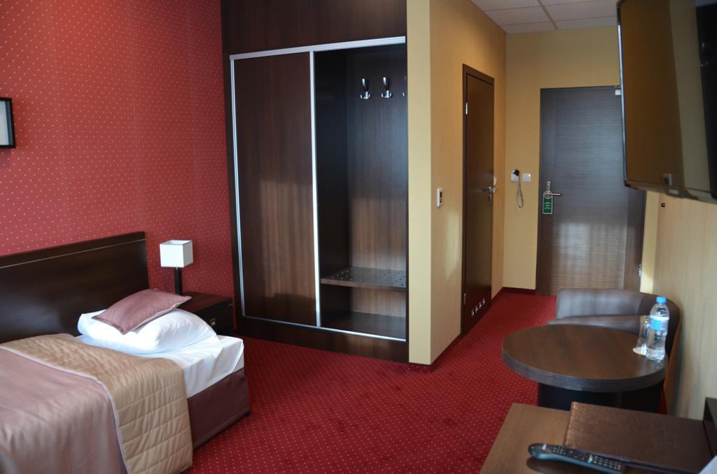 Hotel Pik Миколов Стая снимка