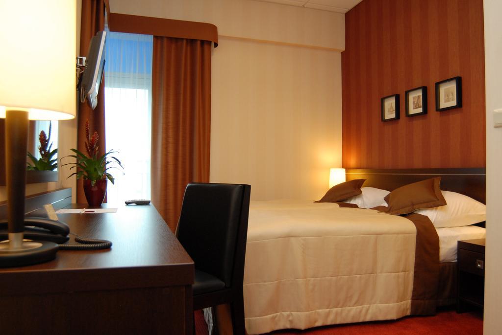 Hotel Pik Миколов Стая снимка